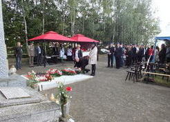 Zdjęcie z galerii: Uroczystości w Gębicach (05.09.2015)