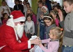 Zdjęcie z galerii: Mikołaj zawitał do Strzegowa (12.12.2015r.)