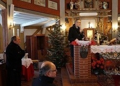 Zdjęcie z galerii: Uroczystości związane z zakończeniem kolejnego etapu remontu zabytkowego kościoła w Sękowicach (06.01.2016)