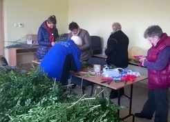 Zdjęcie z galerii: Warszaty robienia palm wielkanocnych w Sękowicach (19.03.2016)