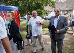 Zdjęcie z galerii: DOŻYNKI GMINNE W SĘKOWICACH - FOTORELACJA (14.08.2016r.)
