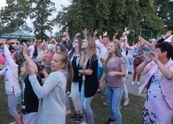 Zdjęcie z galerii: DOŻYNKI GMINNE W SĘKOWICACH - FOTORELACJA (14.08.2016r.)