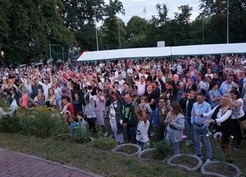 Zdjęcie z galerii: DOŻYNKI GMINNE W SĘKOWICACH - FOTORELACJA (14.08.2016r.)