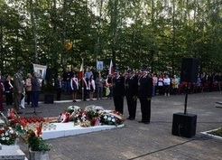 Zdjęcie z galerii: OBCHODY PRZY POMNIKU PAMIĘCI NARODOWEJ MAKSYMILIANA MARII KOLBEGO (24.09.2016r.)