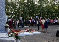 Zdjęcie z galerii: OBCHODY PRZY POMNIKU PAMIĘCI NARODOWEJ MAKSYMILIANA MARII KOLBEGO (24.09.2016r.)