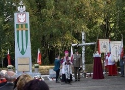 Zdjęcie z galerii: OBCHODY PRZY POMNIKU PAMIĘCI NARODOWEJ MAKSYMILIANA MARII KOLBEGO (24.09.2016r.)