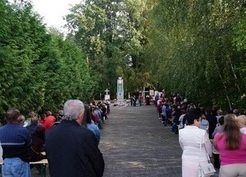 Zdjęcie z galerii: OBCHODY PRZY POMNIKU PAMIĘCI NARODOWEJ MAKSYMILIANA MARII KOLBEGO (24.09.2016r.)