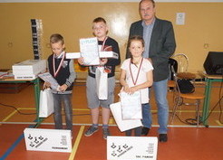 Zdjęcie z galerii: IV TURNIEJ SZACHOWY GMINY GUBIN w Czarnowicach (11.05.2018r.)