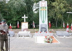 Zdjęcie z galerii: Uroczystość przy Pomniku w Gębicach (07.09.2019r.)