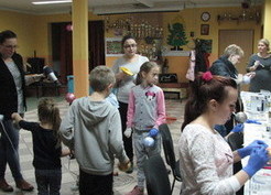 Zdjęcie z galerii: Warsztaty bożonarodzeniowe w Markosicach (20.12.2014r.)