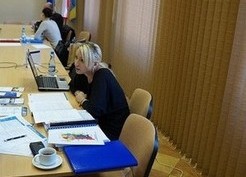 Zdjęcie z galerii: Mobilny Punkt Informacyjny Funduszy Europejskich w Urzędzie Gminy Gubin 20.03.2015r.