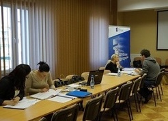 Zdjęcie z galerii: Mobilny Punkt Informacyjny Funduszy Europejskich w Urzędzie Gminy Gubin 20.03.2015r.
