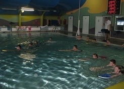 Zdjęcie z galerii: Realizacja programu 'UMIEM PŁYWAĆ 2015'